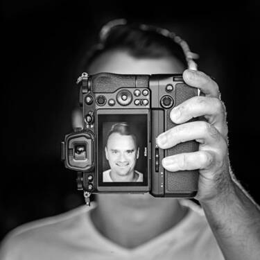 Headshot Nikon Creator Sven Zacek